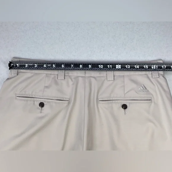 Adidas Men’s 9” Cream Performance Shorts. Pleated Front. Tag Size 34 - Picture 6 of 11